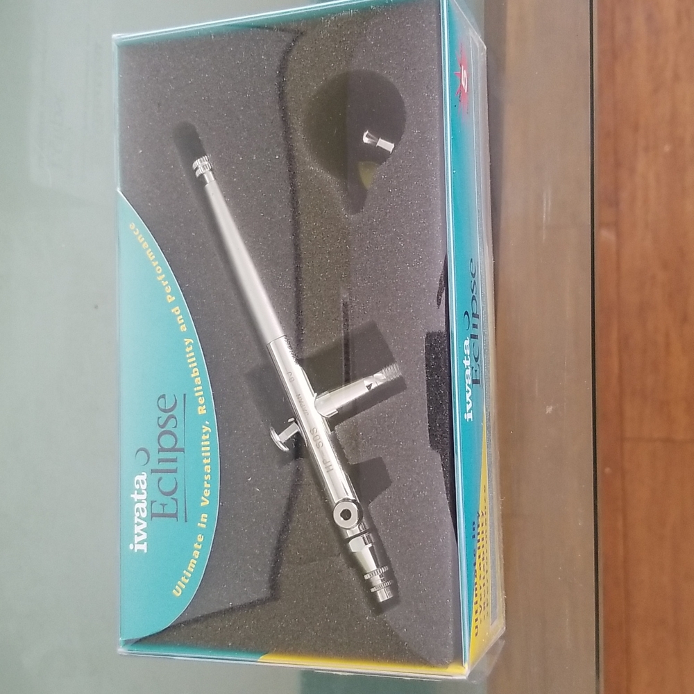 Iwata eclipse side feed air brush gun